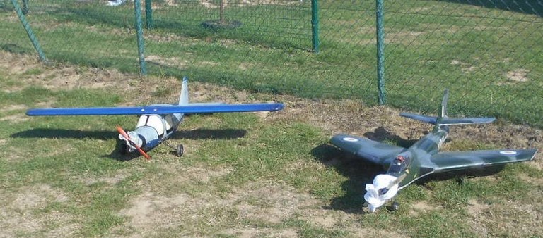 Dornier DO-27 & Hawker Hunter de Gérard Wérion